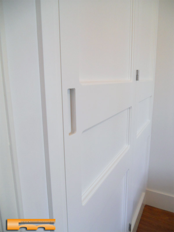 armario_esquinero_a_medida_oculto_vestidor_lacado_eva_barcelona_moldura armario_esquinero_a_medida_oculto_vestidor_lacado_eva_barcelona_moldura